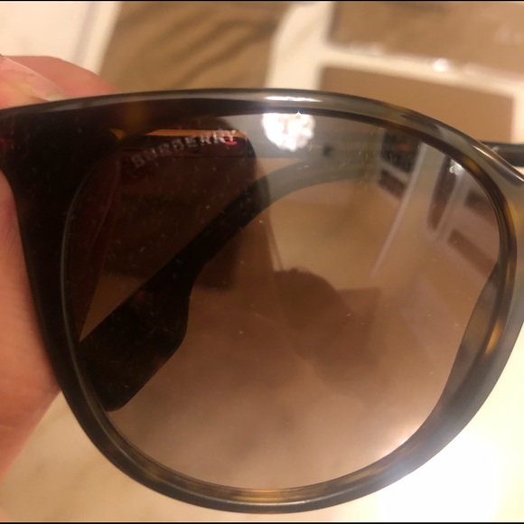 🔥NEW BURBERRY BEST SELLER SUNGLASSES 🔥 - Picture 11 of 13